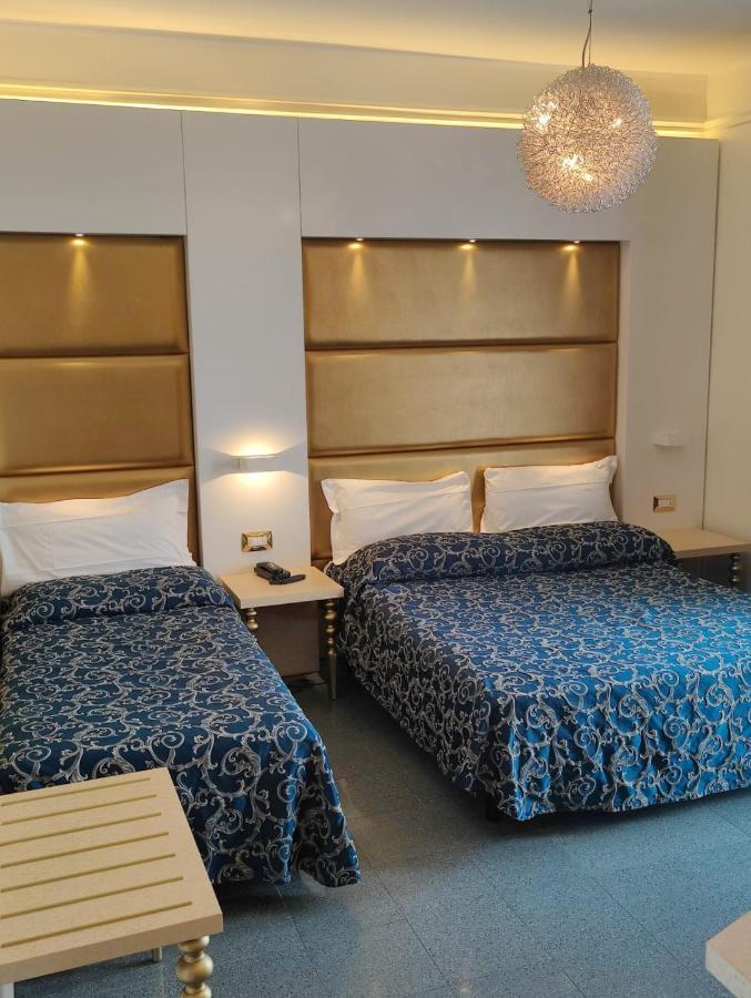 Hotel Ambassador Rimini Esterno foto
