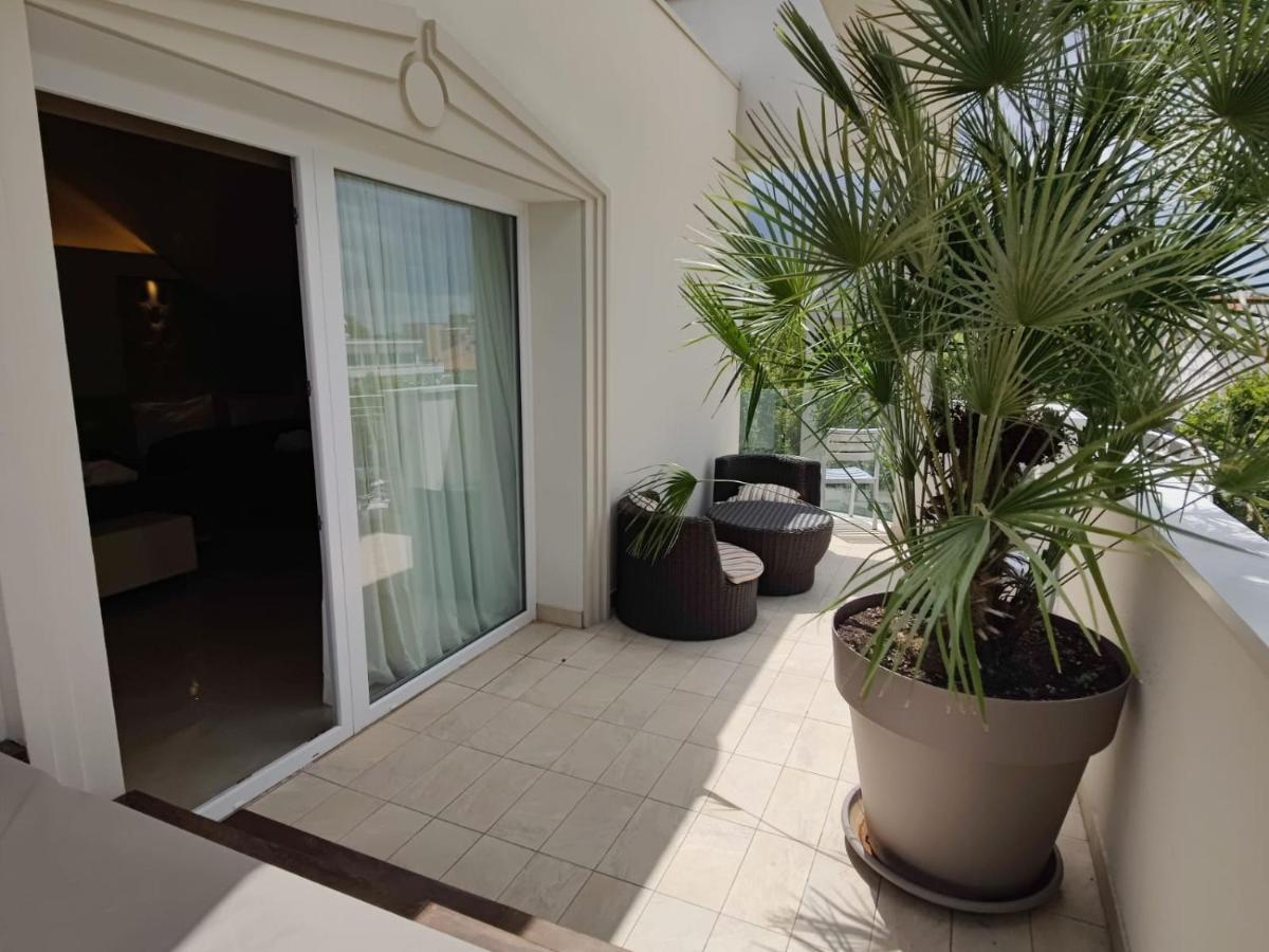 Hotel Ambassador Rimini Esterno foto