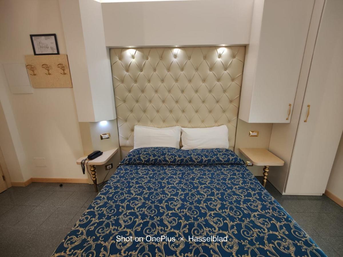 Hotel Ambassador Rimini Esterno foto