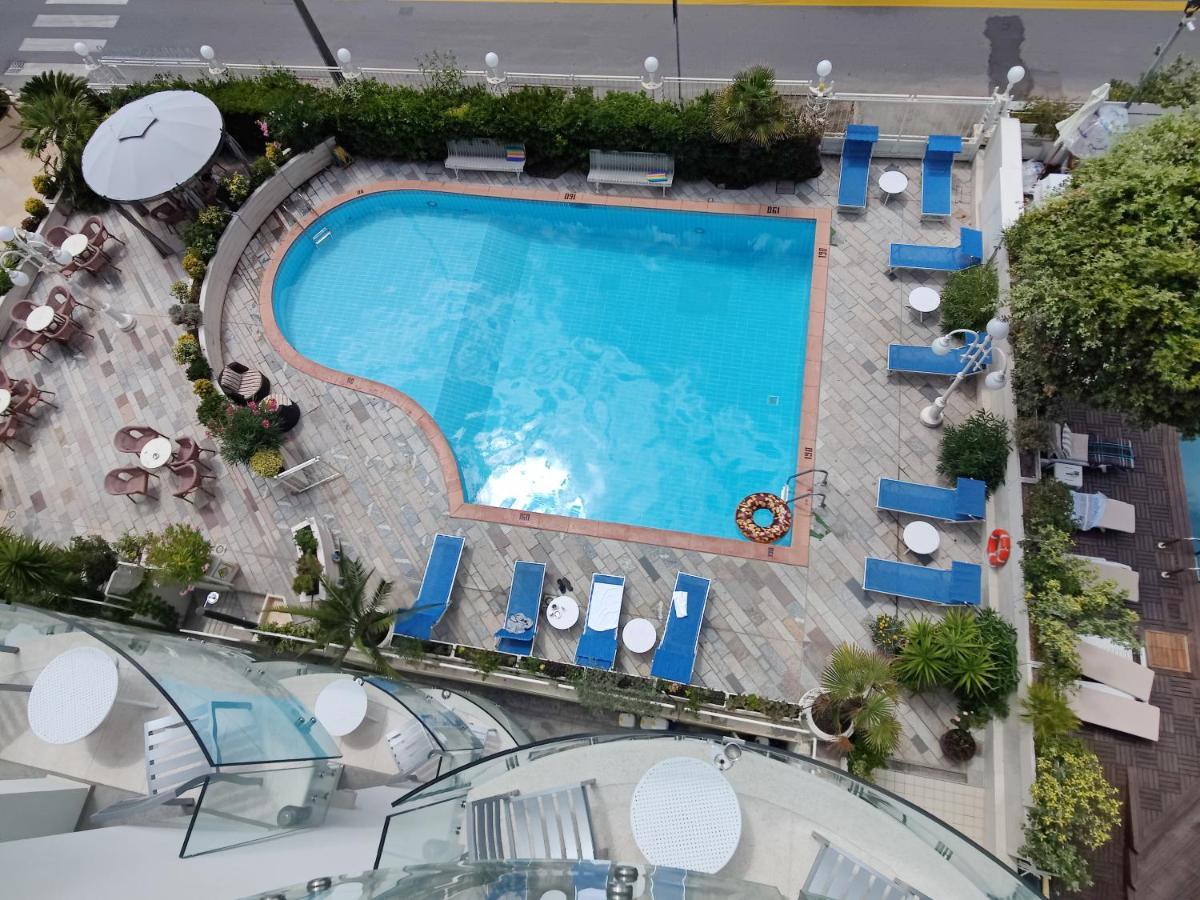 Hotel Ambassador Rimini Esterno foto