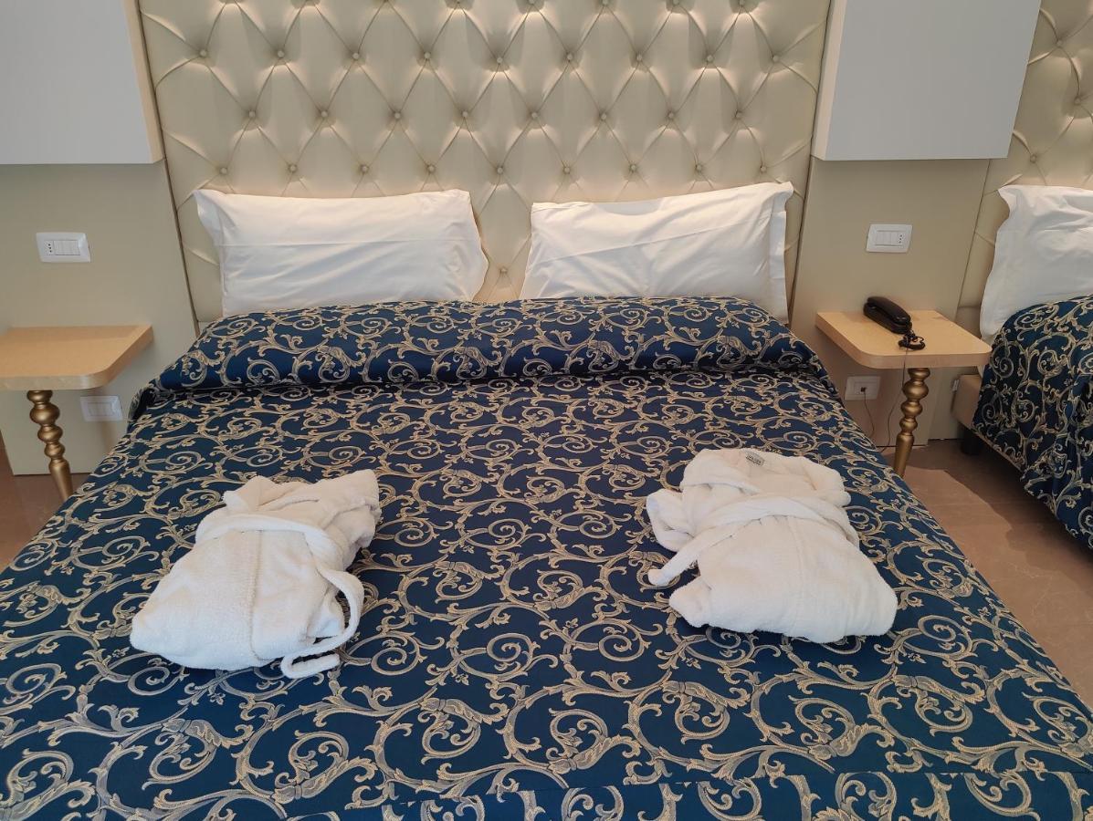 Hotel Ambassador Rimini Esterno foto
