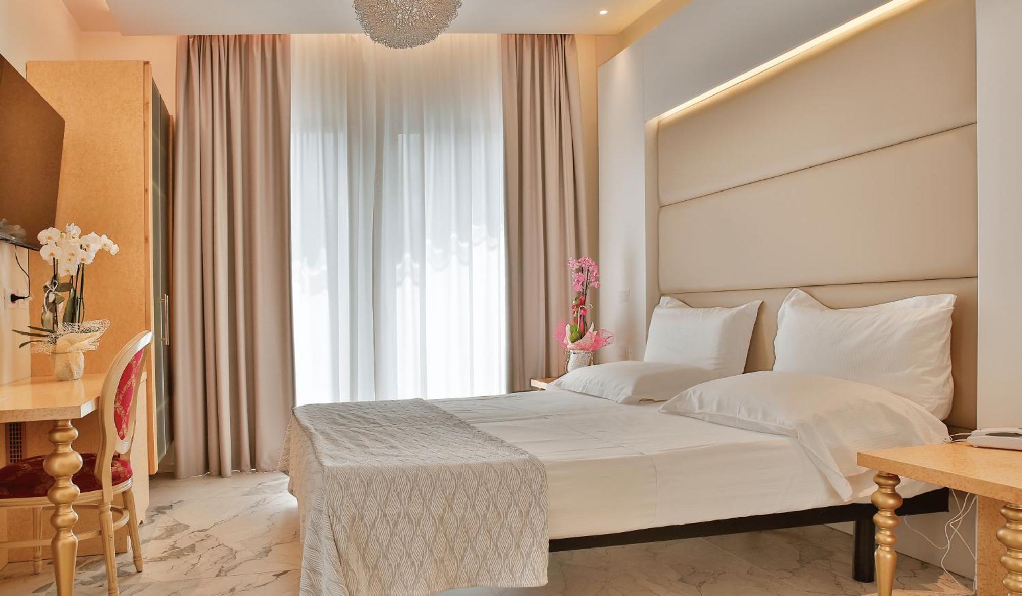 Hotel Ambassador Rimini Esterno foto
