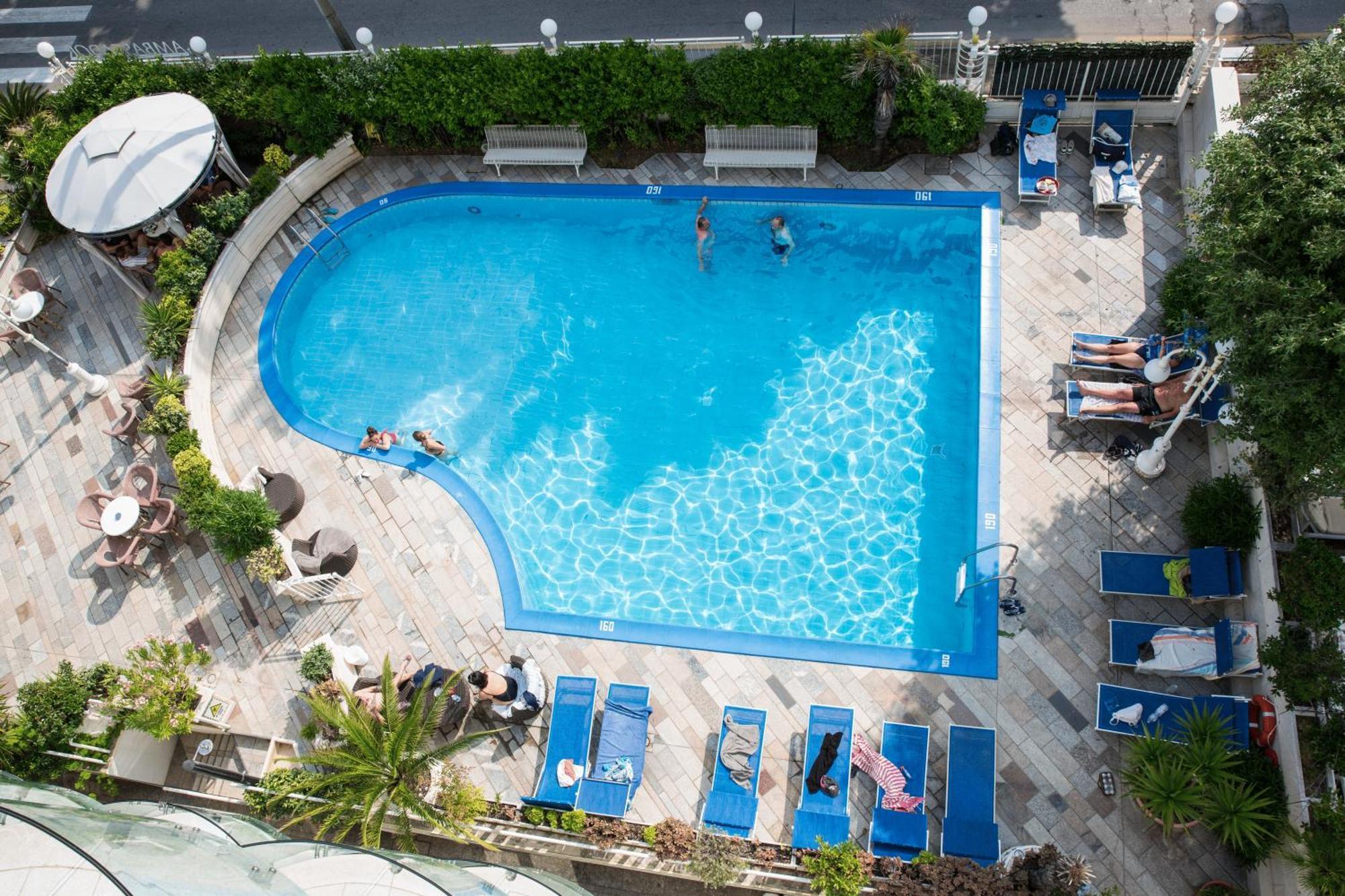Hotel Ambassador Rimini Esterno foto