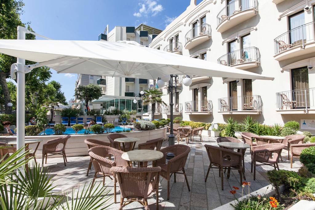 Hotel Ambassador Rimini Esterno foto