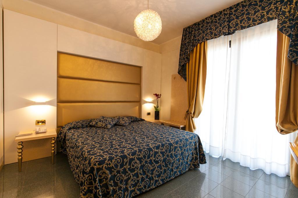 Hotel Ambassador Rimini Esterno foto