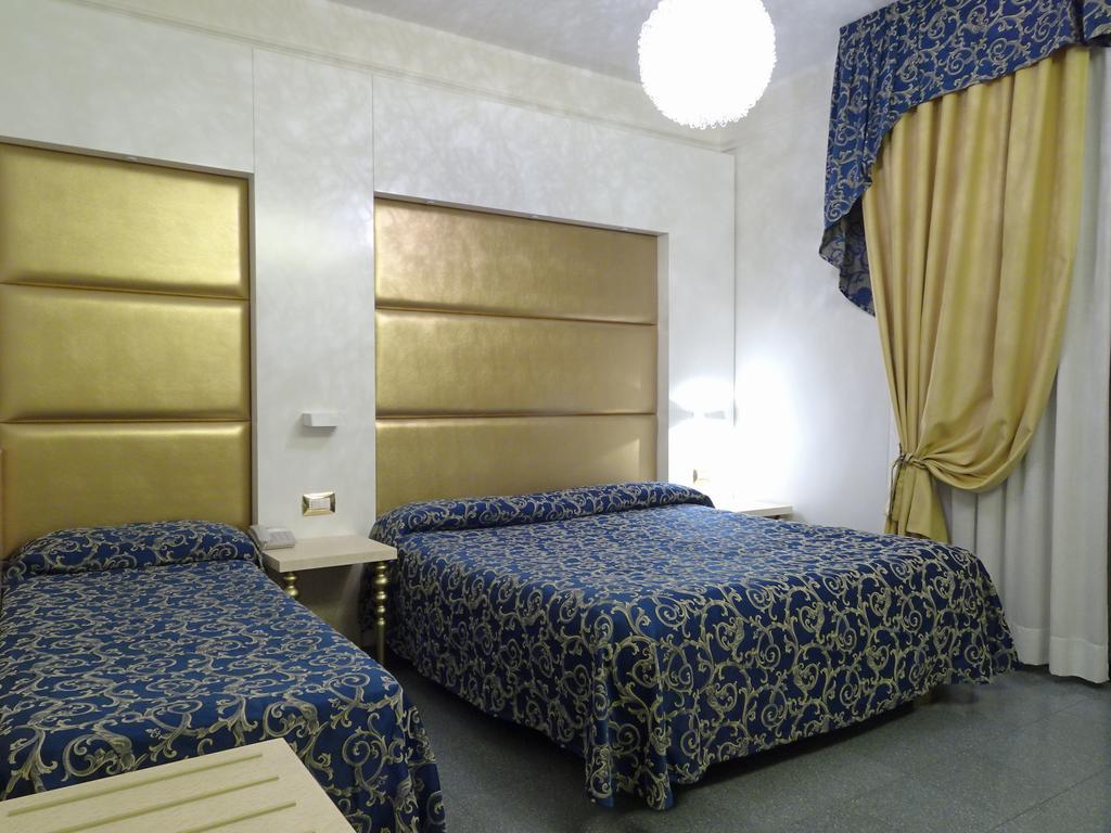 Hotel Ambassador Rimini Esterno foto