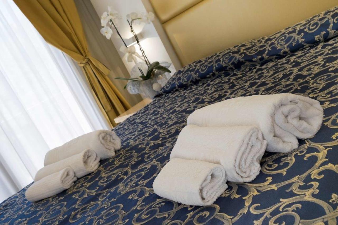 Hotel Ambassador Rimini Esterno foto