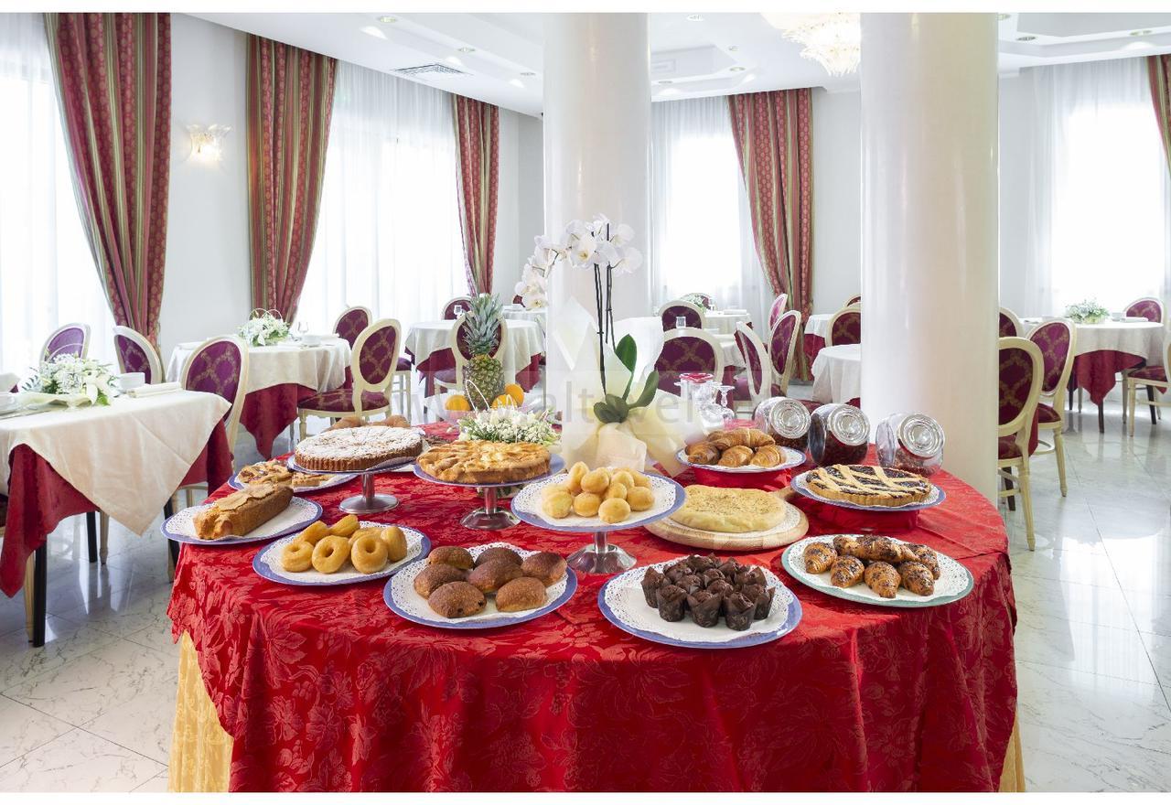 Hotel Ambassador Rimini Esterno foto