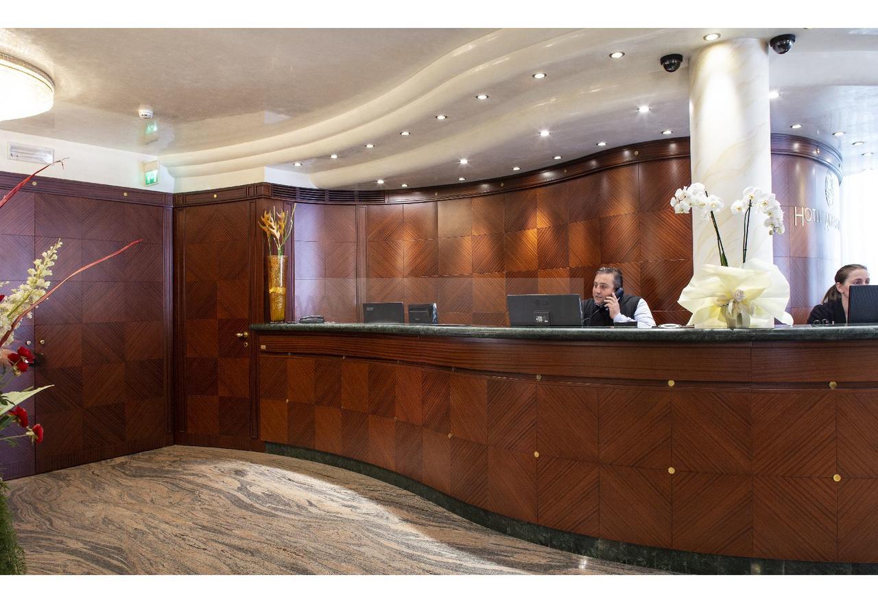 Hotel Ambassador Rimini Esterno foto