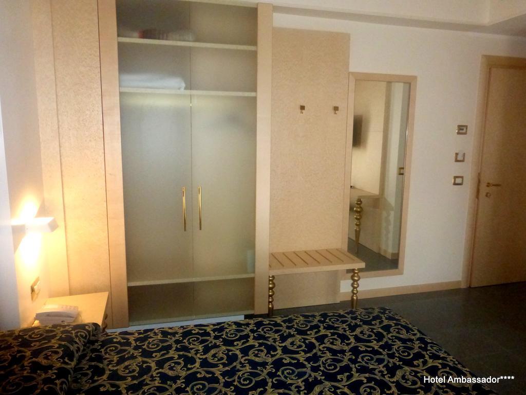 Hotel Ambassador Rimini Esterno foto